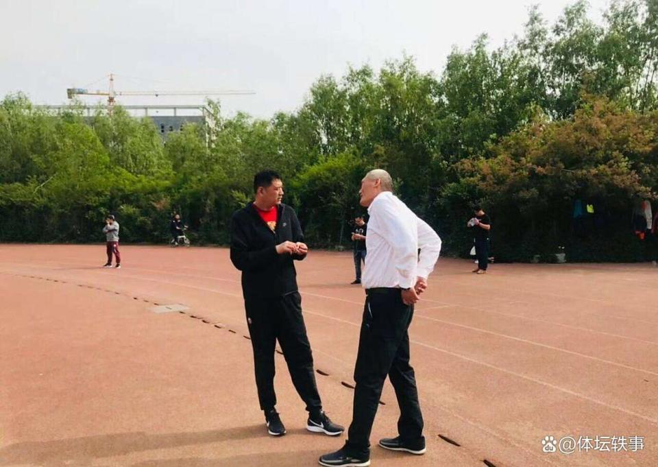 球员最需要, 球员, 役后先执教 球员最需要, 球员, 役后先执教