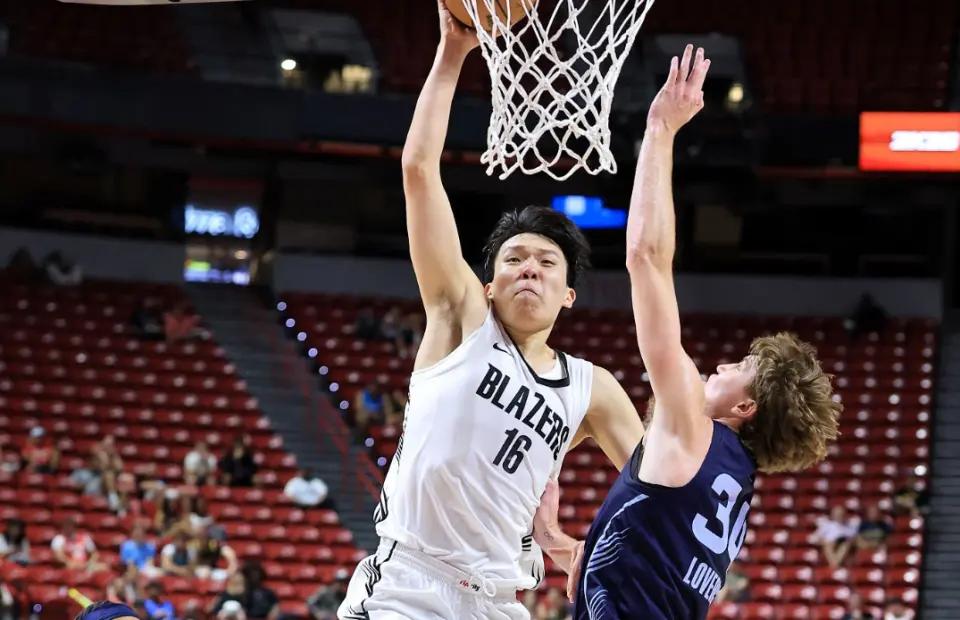 他在篮板保, imedi, AA