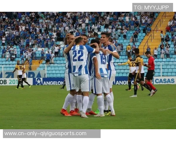 巴甲激战克罗塞罗迎战阿瓦伊双方全力争胜展现足球魅力